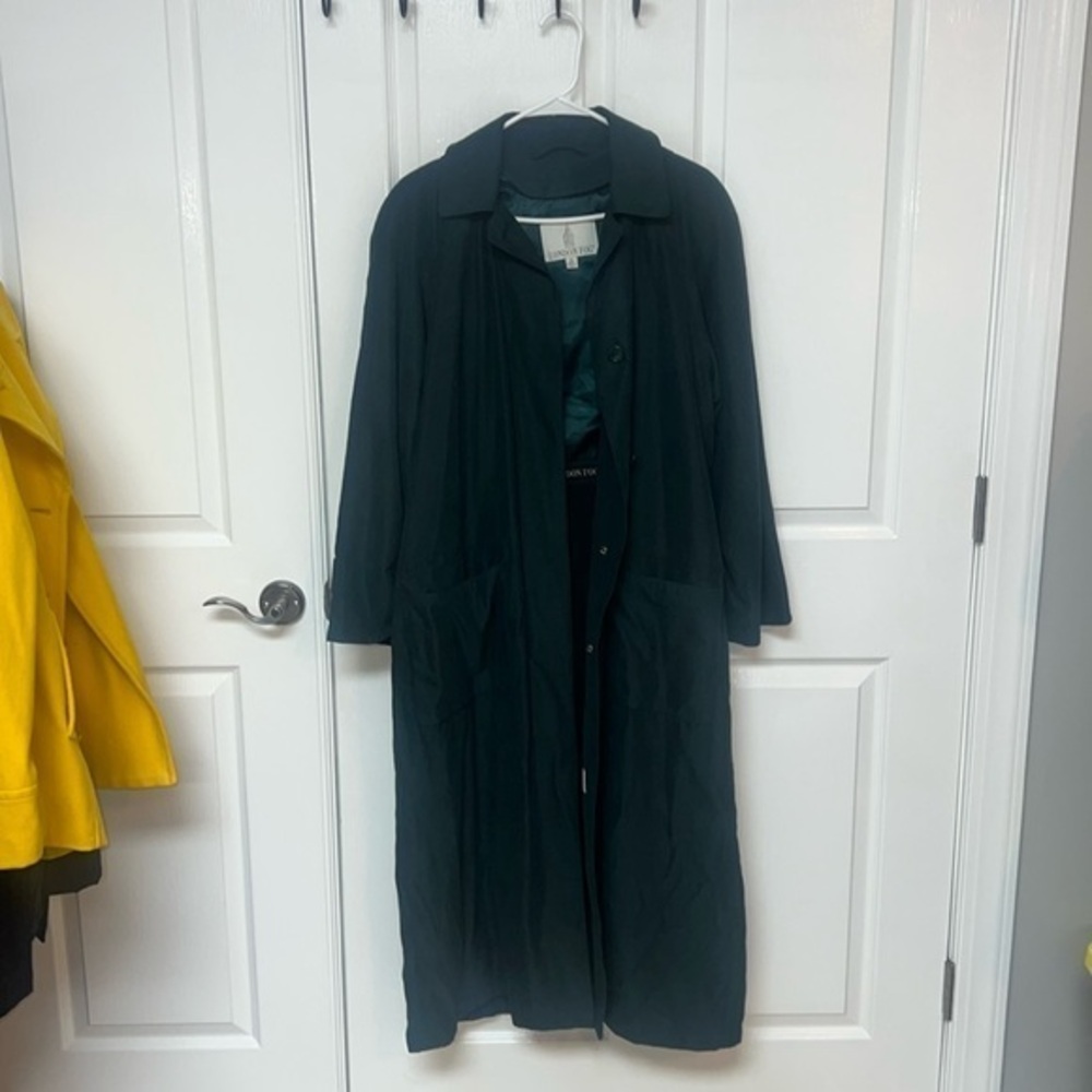 LONDON FOG trench coat. Long and deep green. Size small regular